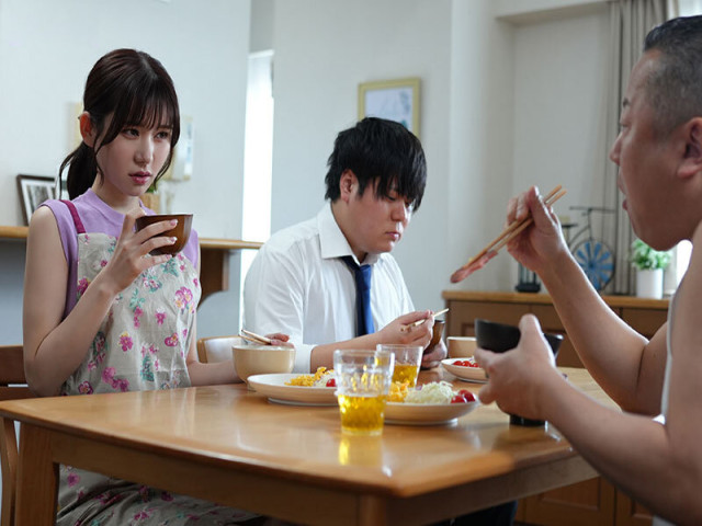JAV - Bố chồng đè con dâu ra hiếp hàng đêm
